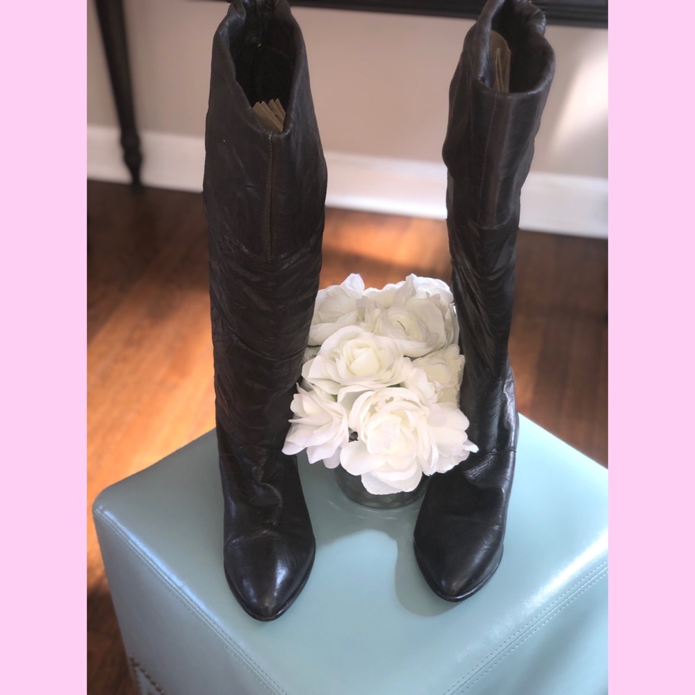Black Vintage Knee High Boots🖤